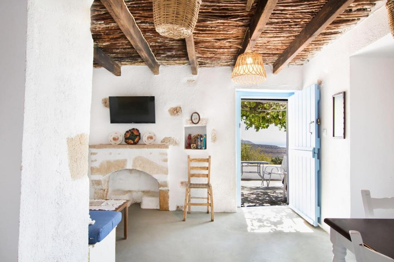 Vatha Traditional Cottage With A View Menetai Exterior photo